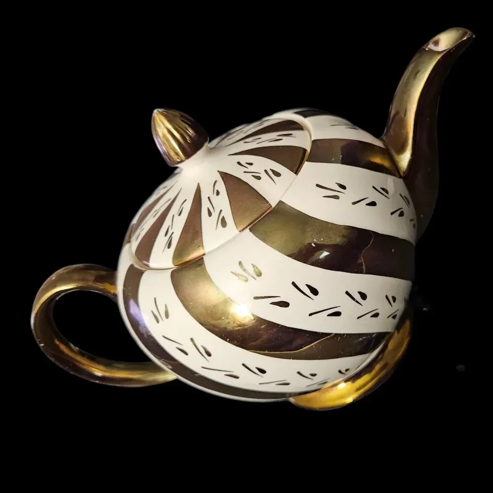 Vintage Ellgreave England Gold & White Swirl Ceramic Teapot w Trivet